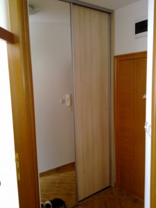 Plakar sa kliznim vratima