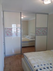 Plakar sa kliznim vratima